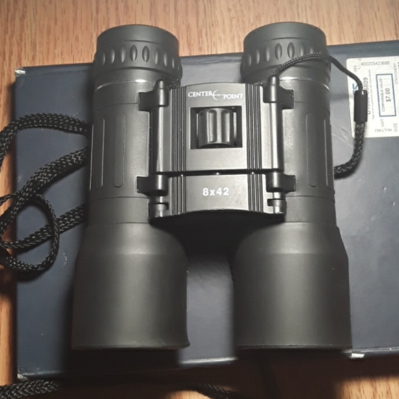 Center Point Binoculars - Picture 2 of 2
